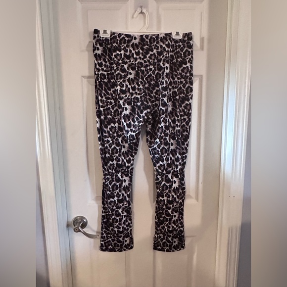 Hollowed Out with Black Lace Leopard Printed Leggings Size 2X - Picture 2 of 5